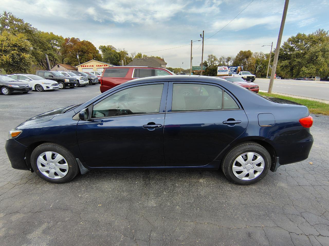 Toyota Corolla L 4-Speed AT 2012
