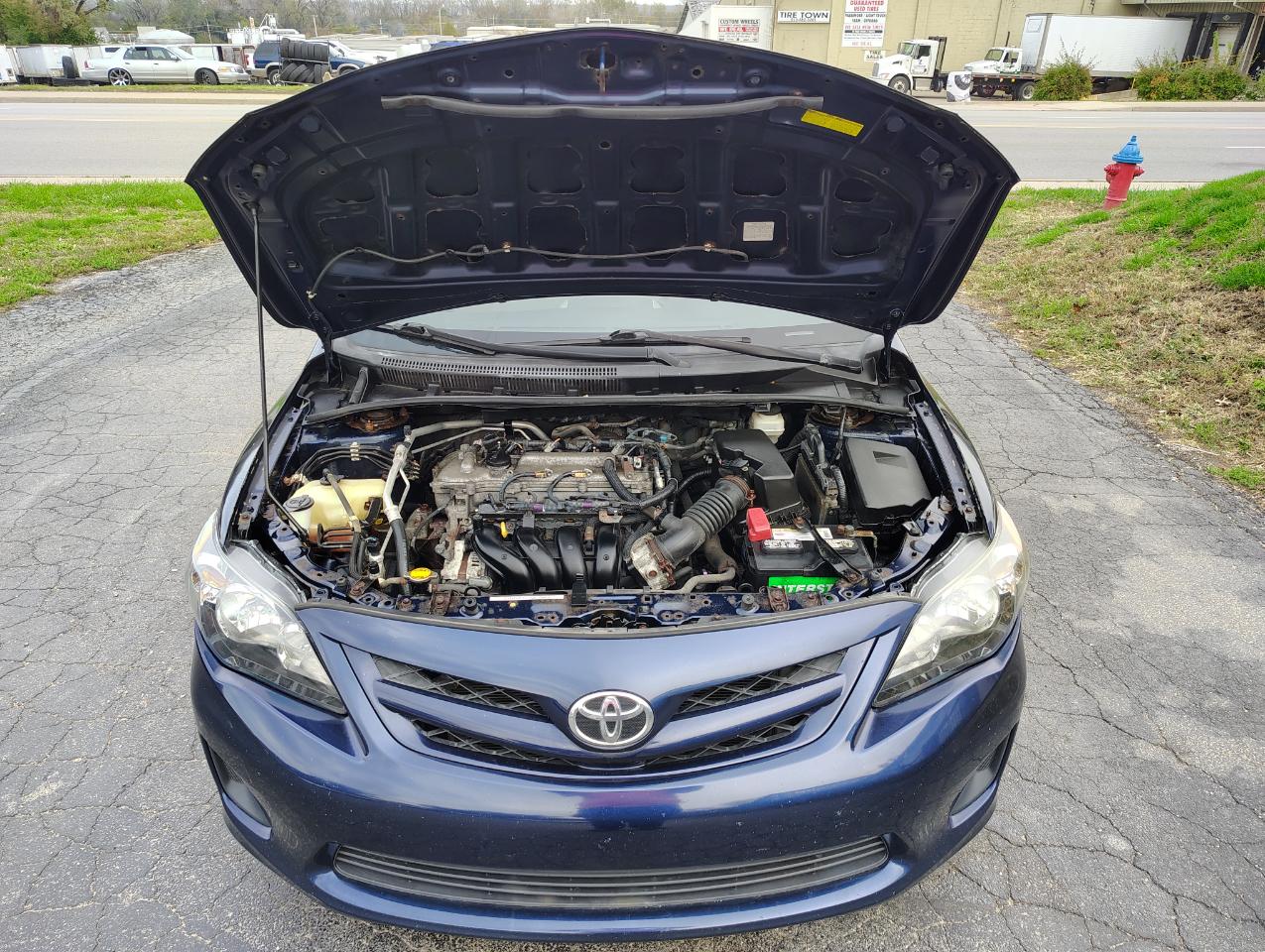 Toyota Corolla L 4-Speed AT 2012