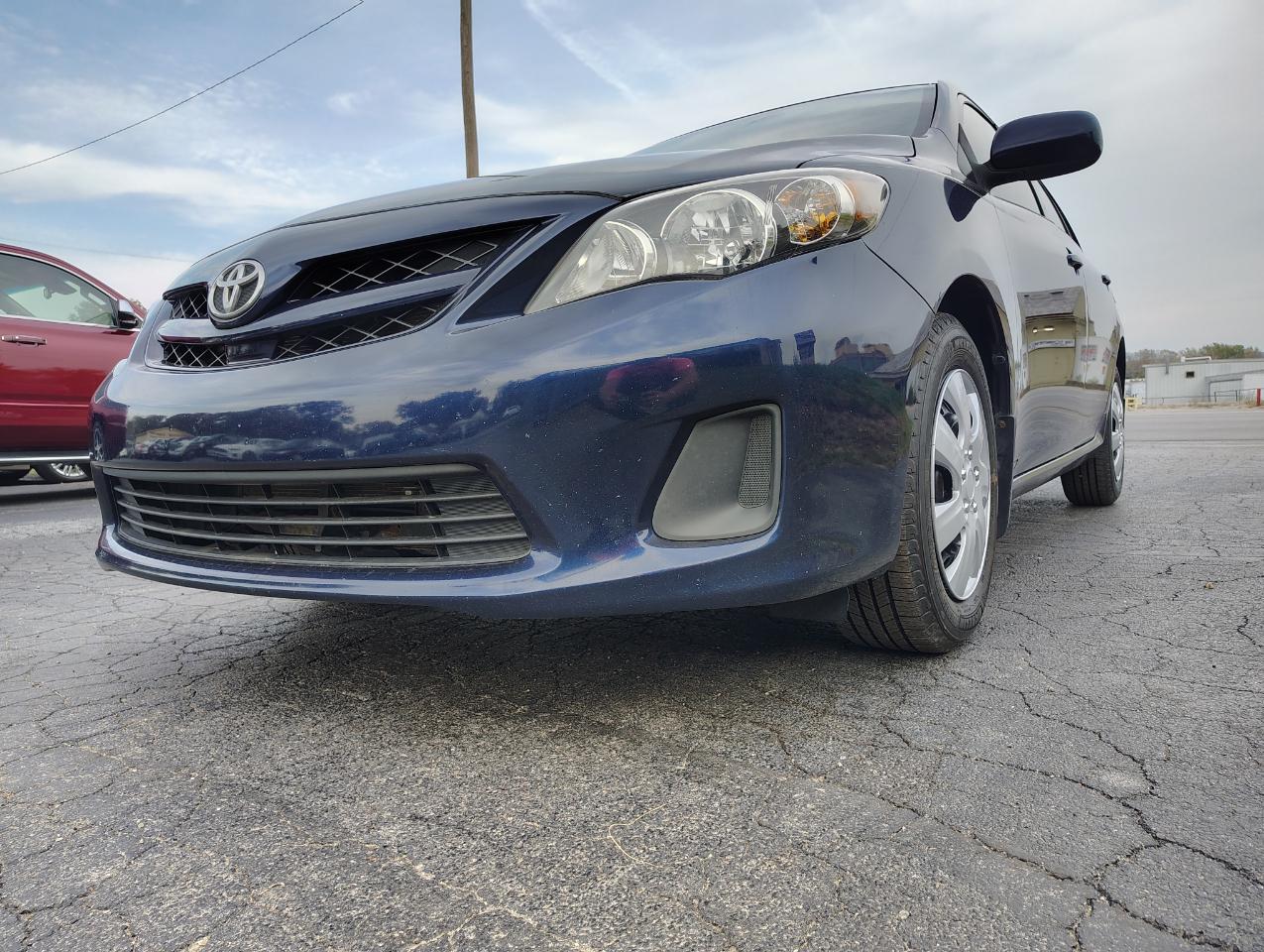 Toyota Corolla L 4-Speed AT 2012
