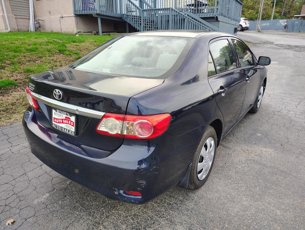 Toyota Corolla L 4-Speed AT 2012