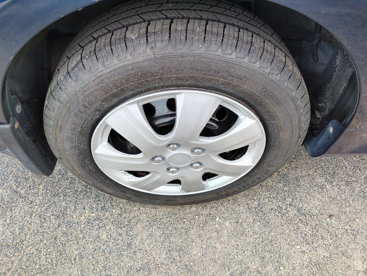 Toyota Corolla L 4-Speed AT 2012