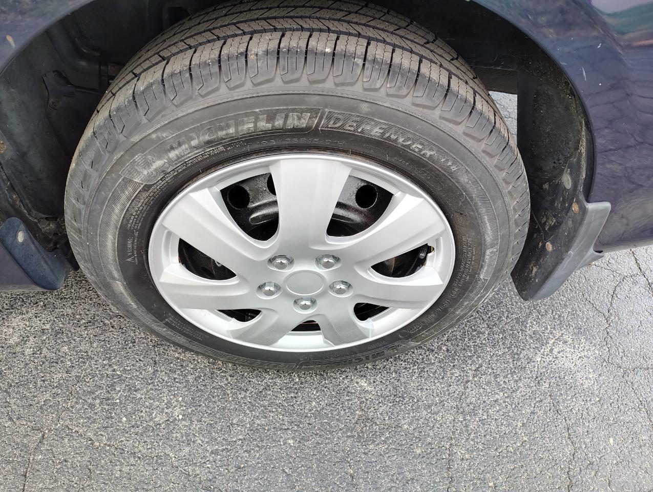 Toyota Corolla L 4-Speed AT 2012