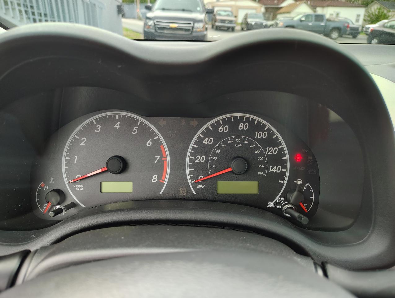 Toyota Corolla L 4-Speed AT 2012