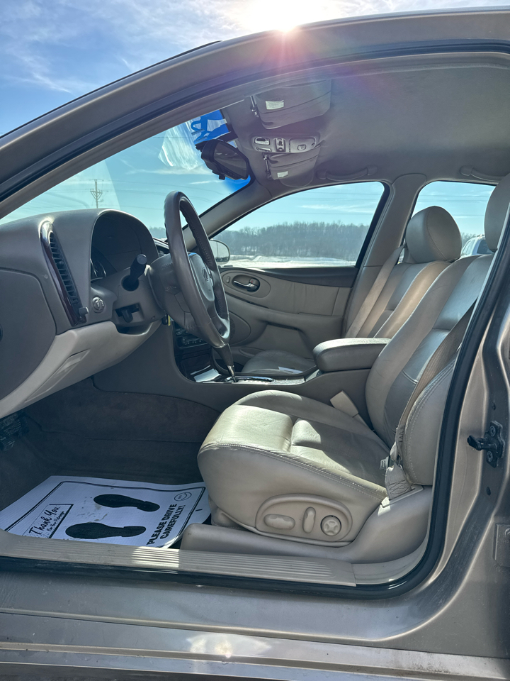 Oldsmobile Aurora 4dr Sdn 3.5L 2001