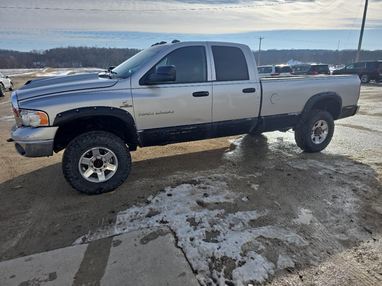 Dodge Ram 3500 4dr Quad Cab 140.5" WB 4WD SRW SLT 2003