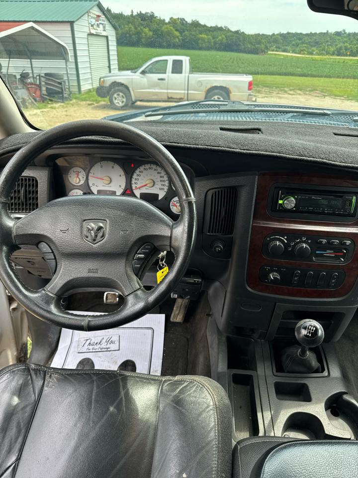 Dodge Ram 3500 4dr Quad Cab 140.5" WB 4WD SRW SLT 2003