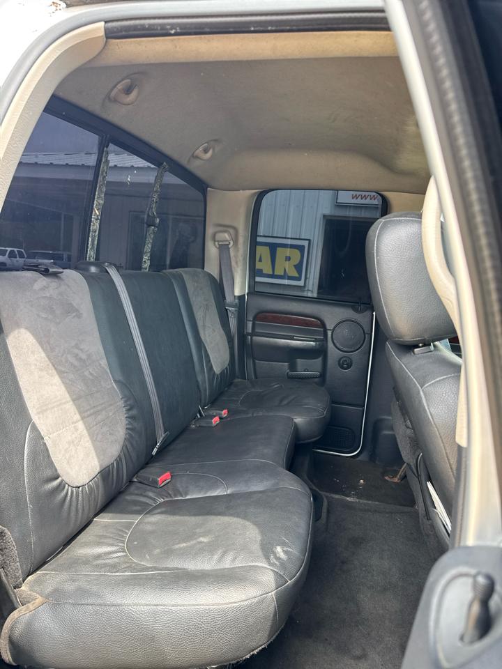 Dodge Ram 3500 4dr Quad Cab 140.5" WB 4WD SRW SLT 2003