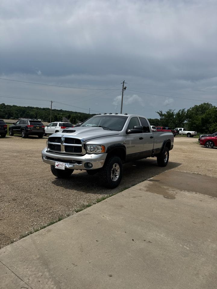 Dodge Ram 3500 4dr Quad Cab 140.5" WB 4WD SRW SLT 2003