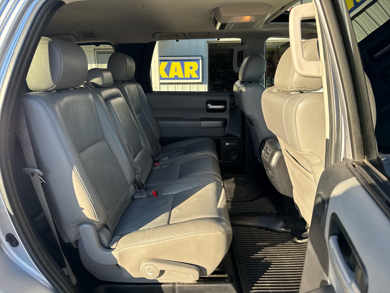 Toyota Sequoia 4WD 5.7L Limited (Natl) 2012