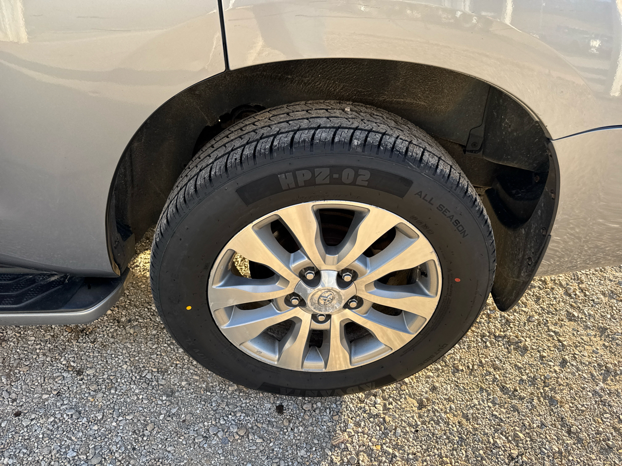 Toyota Sequoia 4WD 5.7L Limited (Natl) 2012