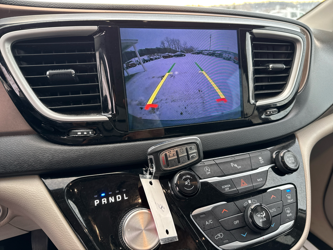 Chrysler Pacifica Touring-L FWD 2017