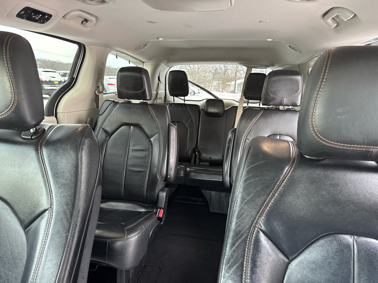 Chrysler Pacifica Touring-L FWD 2017