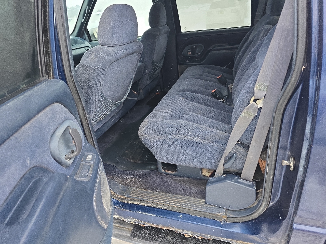 Chevrolet C/K 3500 Crew Cab 4dr 168.5" WB 1995