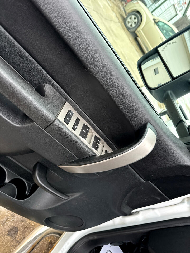 Chevrolet Silverado 3500HD 4WD Crew Cab 153.7" SRW LT 2011