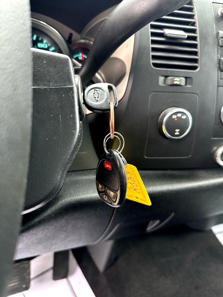 Chevrolet Silverado 3500HD 4WD Crew Cab 153.7" SRW LT 2011