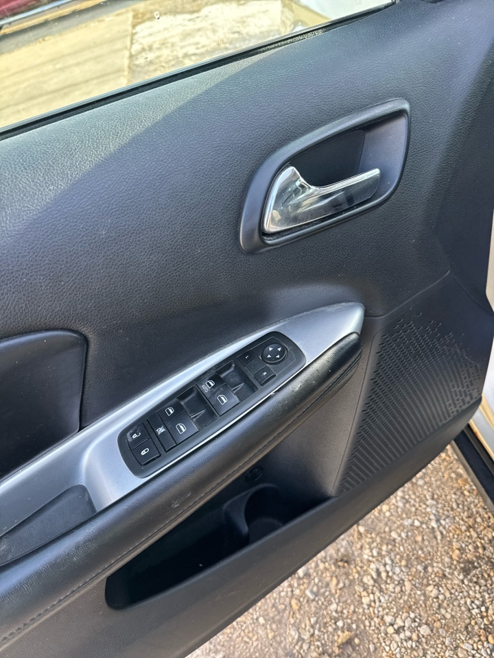 Dodge Journey AWD 4dr Mainstreet 2011