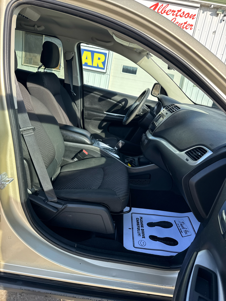 Dodge Journey AWD 4dr Mainstreet 2011