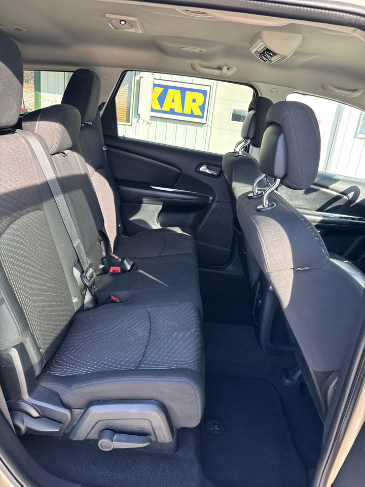 Dodge Journey AWD 4dr Mainstreet 2011