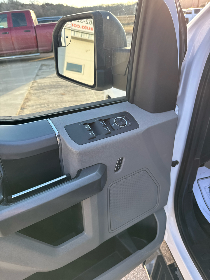 Ford F-150 XLT SuperCrew 4WD 2015