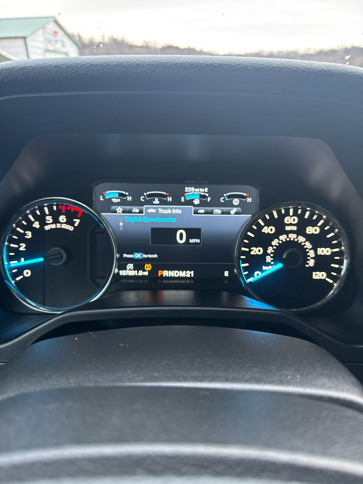 Ford F-150 2WD SuperCrew 157" Lariat 2015