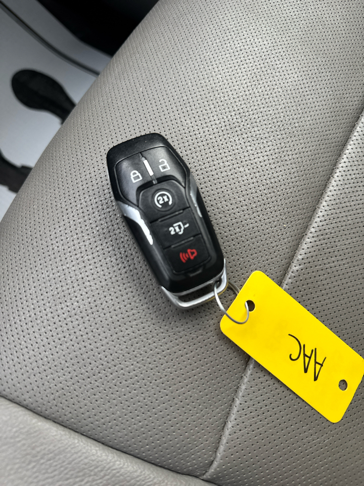 Ford F-150 2WD SuperCrew 157" Lariat 2015