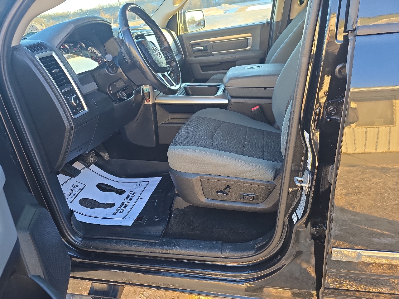 RAM 1500 4WD Crew Cab 140.5" Big Horn 2016