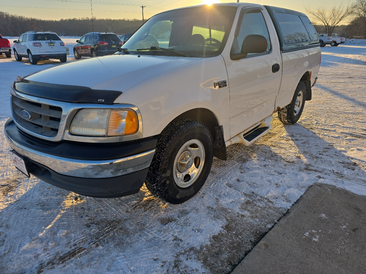 Ford F-150 XL 2WD Reg Cab 6.5' Box 2000