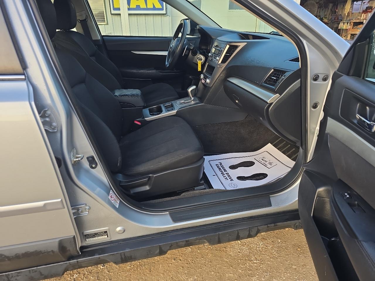 Subaru Outback 4dr Wgn H4 Auto 2.5i 2012