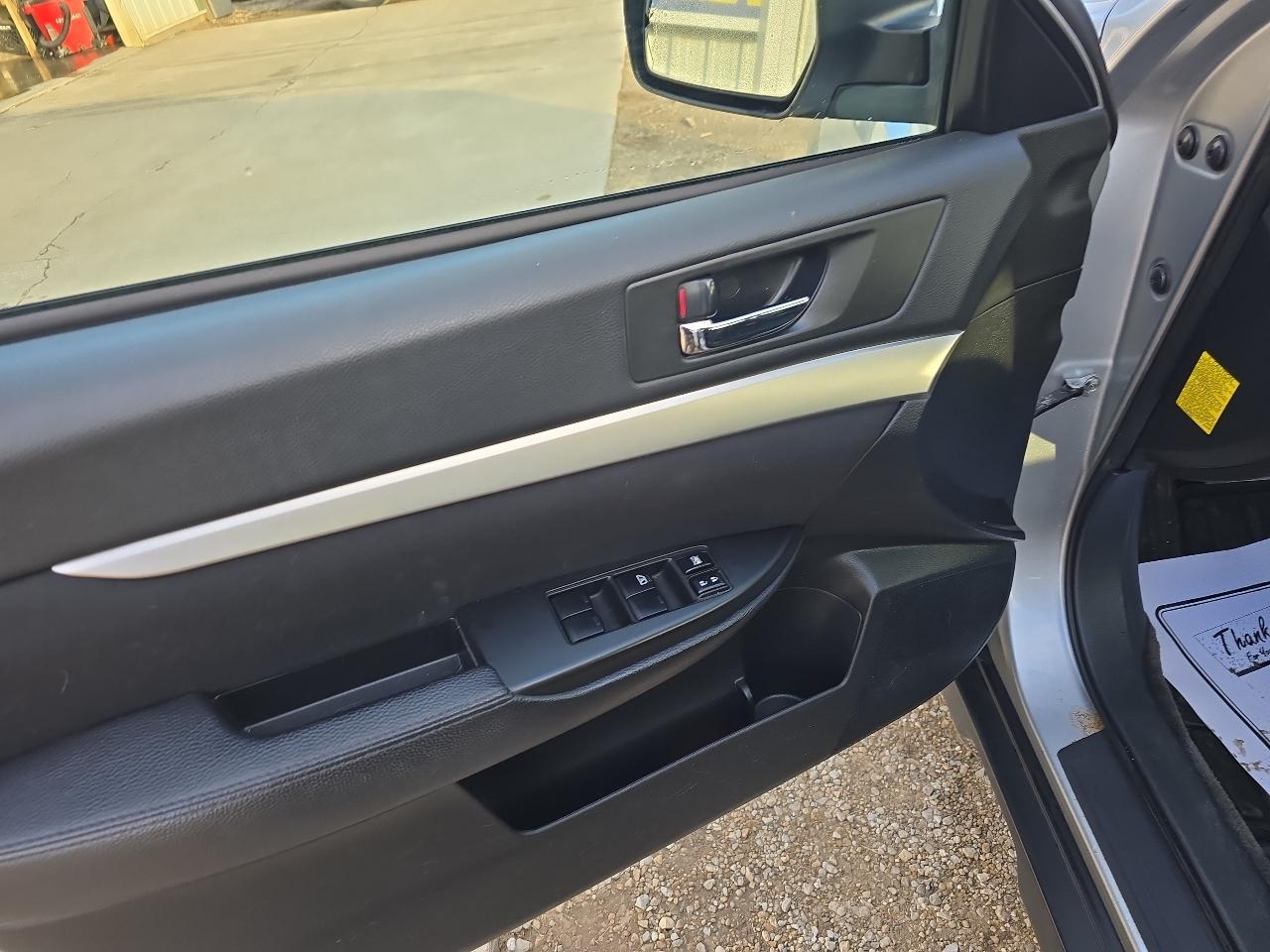 Subaru Outback 4dr Wgn H4 Auto 2.5i 2012