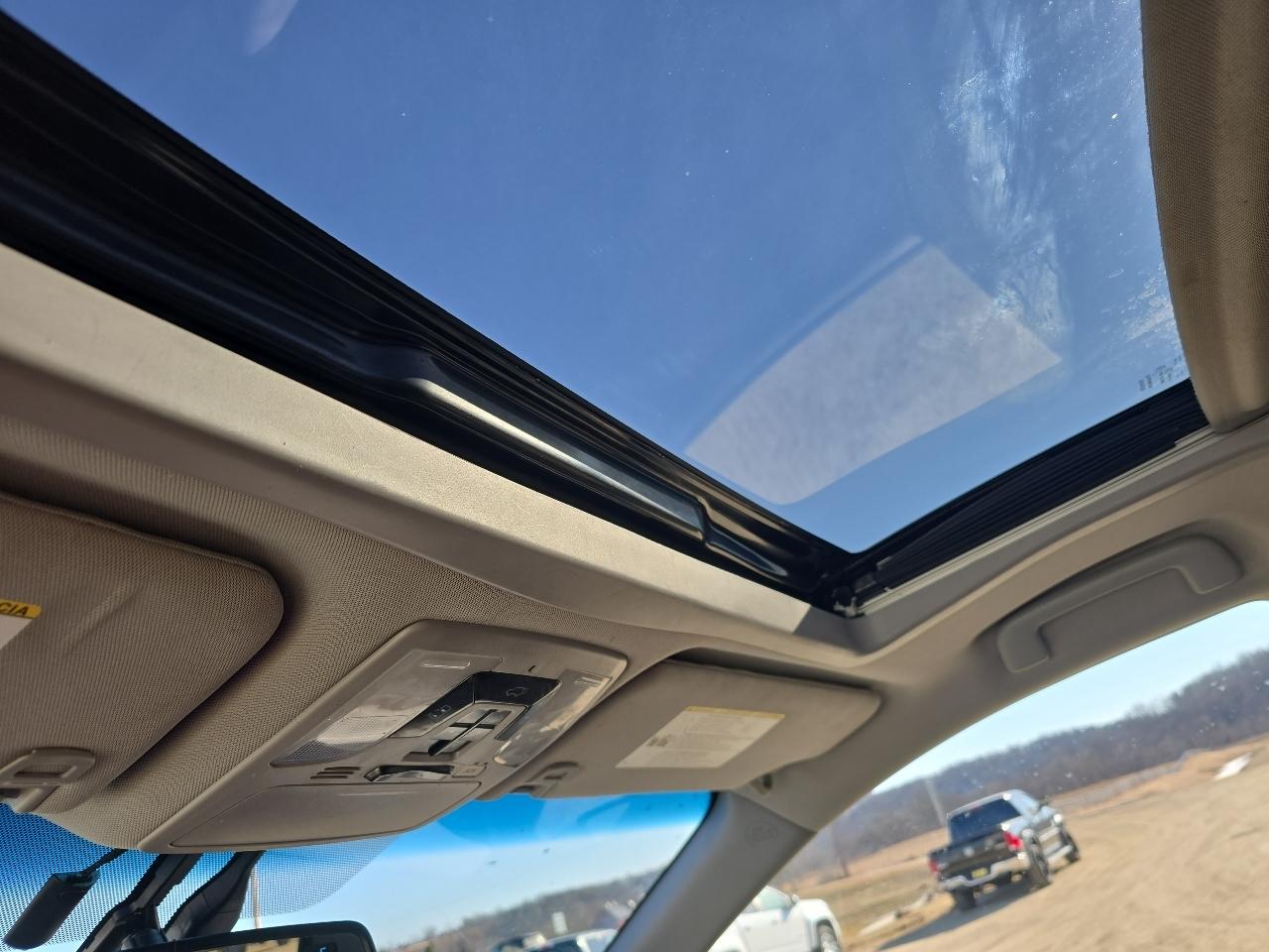 Toyota Sienna 5dr 7-Pass Van XLE Premium AWD (Natl) 2016