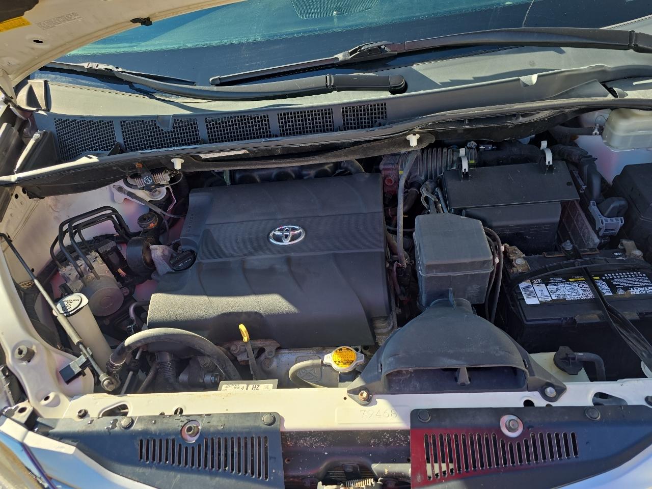 Toyota Sienna 5dr 7-Pass Van XLE Premium AWD (Natl) 2016