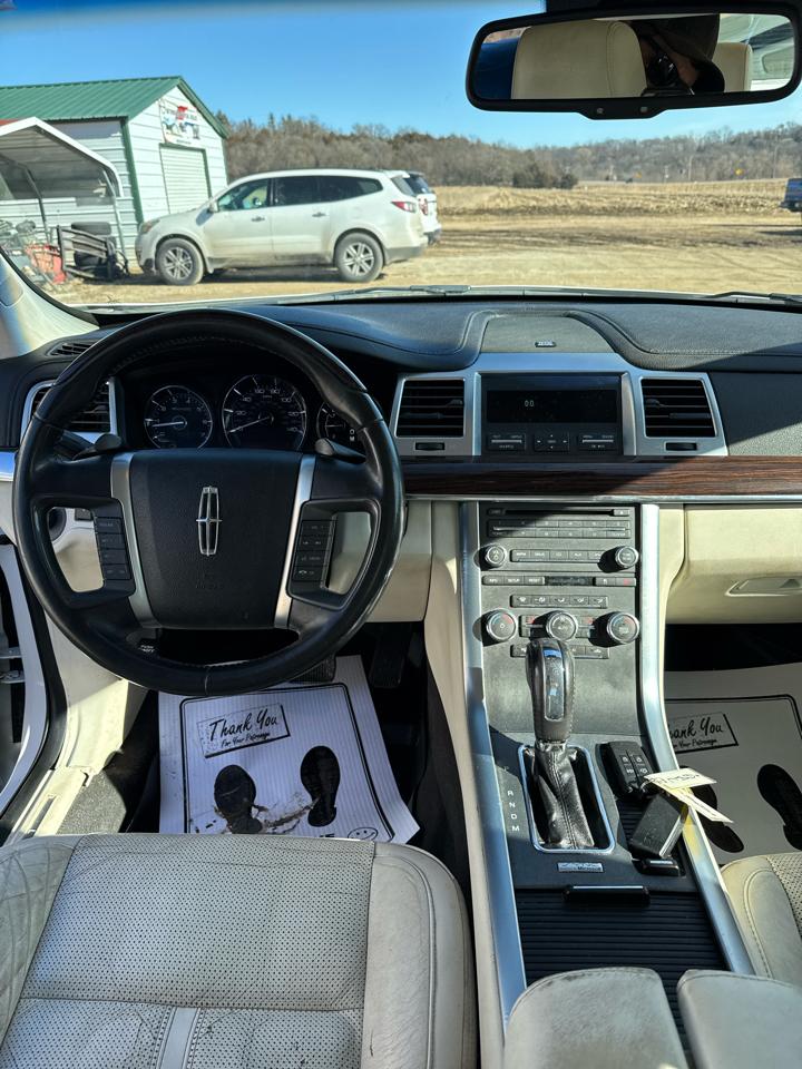 Lincoln MKS 4dr Sdn 3.7L FWD 2011