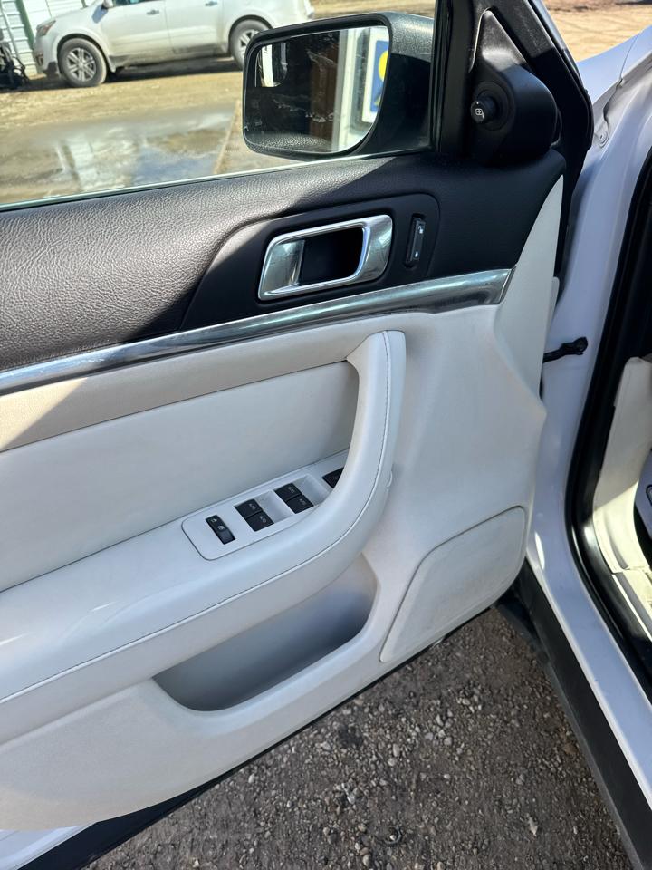 Lincoln MKS 4dr Sdn 3.7L FWD 2011