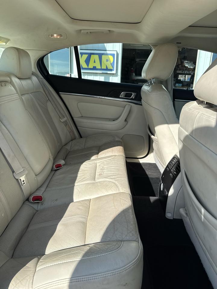 Lincoln MKS 4dr Sdn 3.7L FWD 2011