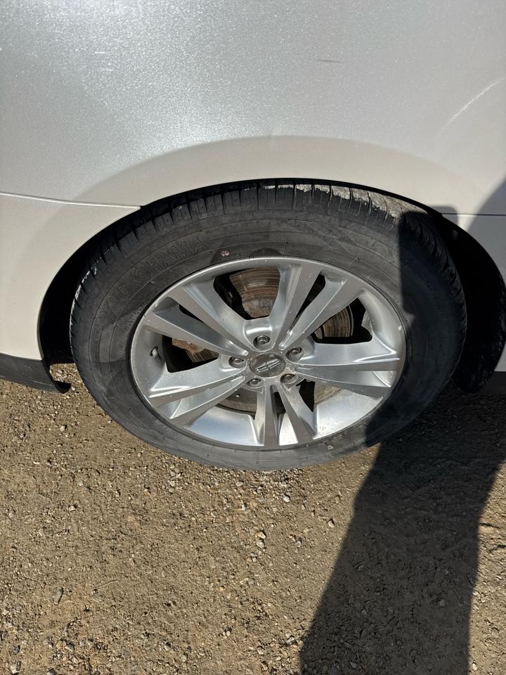 Lincoln MKS 4dr Sdn 3.7L FWD 2011