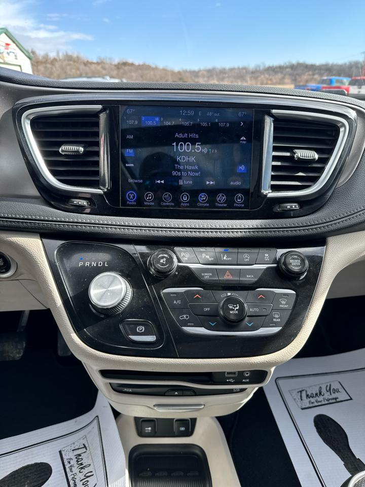 Chrysler Pacifica Limited FWD 2017