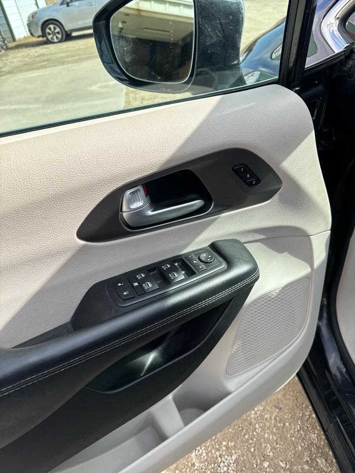 Chrysler Pacifica Limited FWD 2017