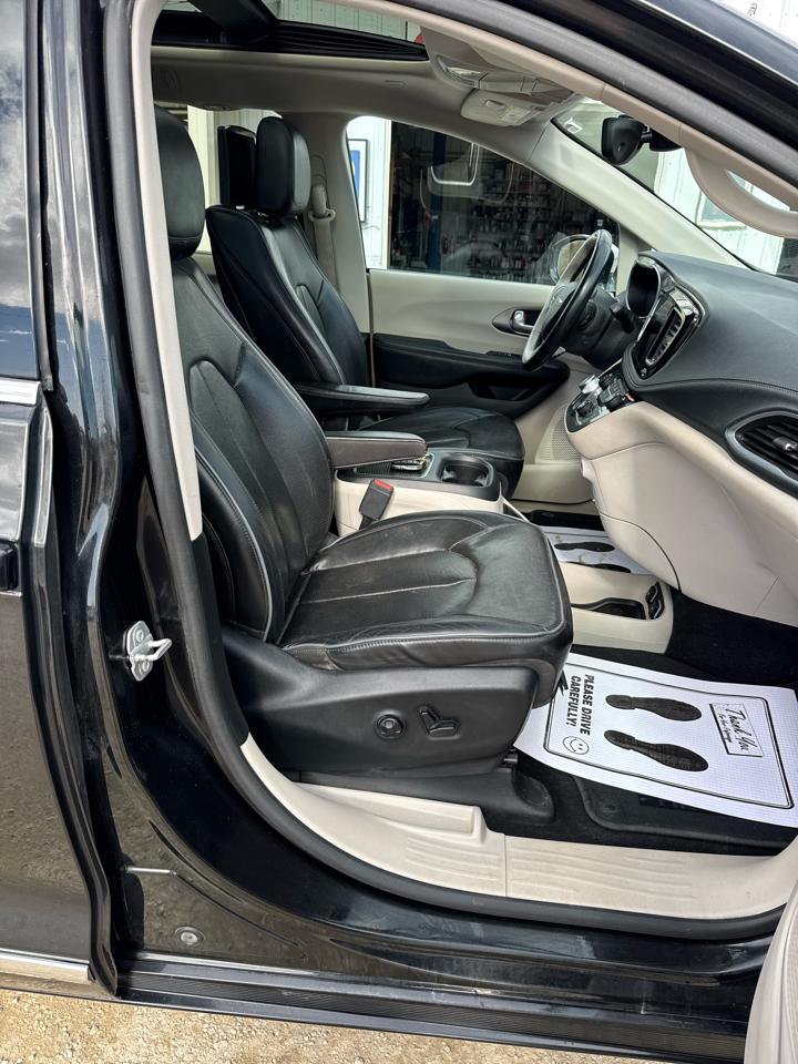 Chrysler Pacifica Limited FWD 2017