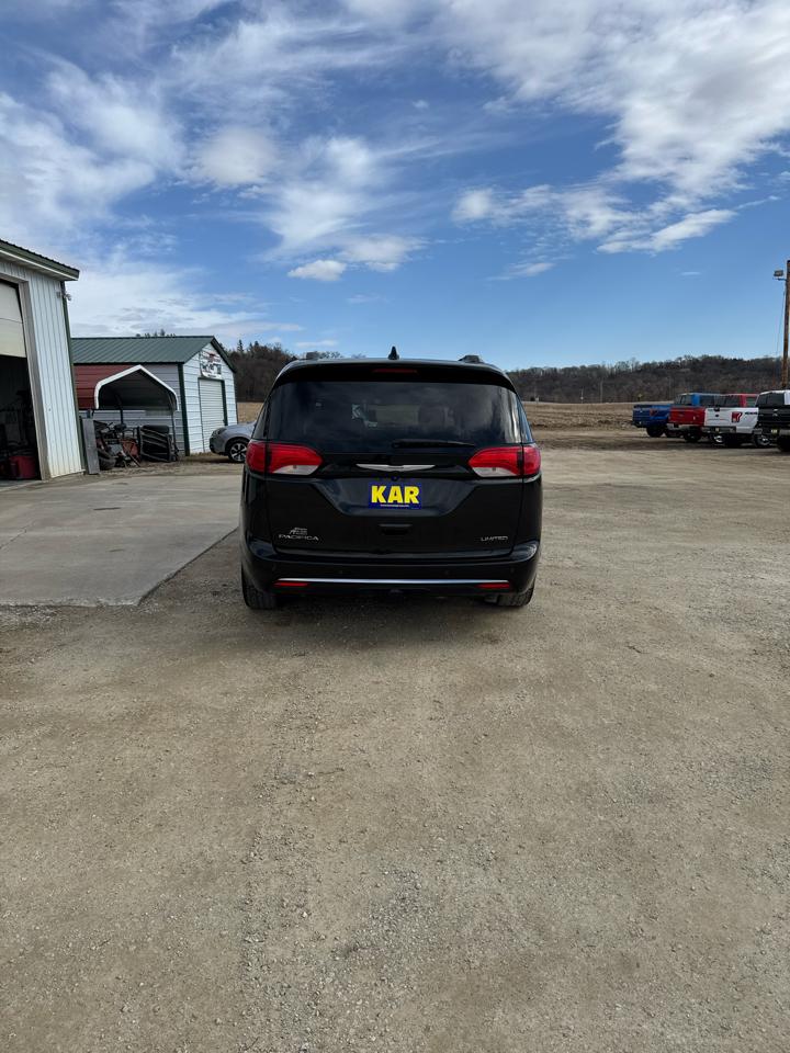 Chrysler Pacifica Limited FWD 2017