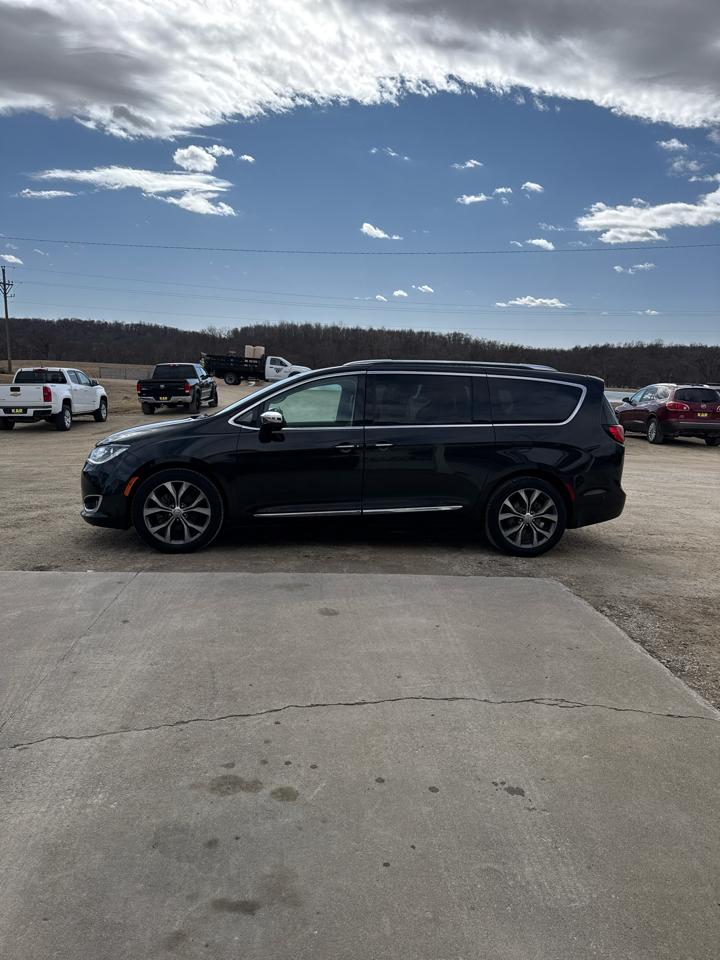 Chrysler Pacifica Limited FWD 2017