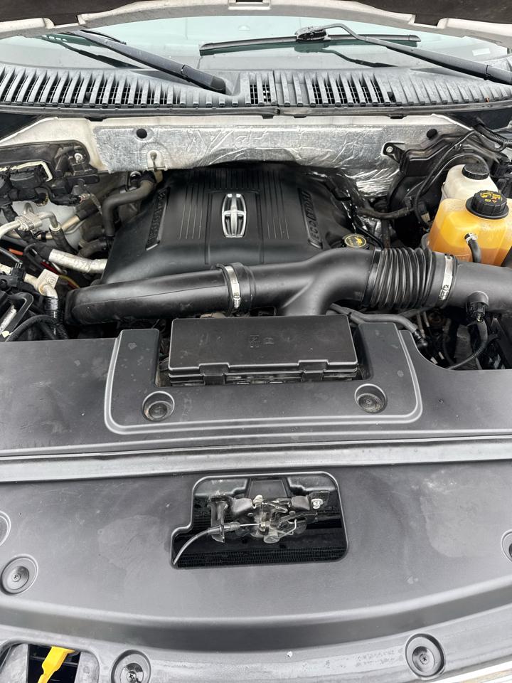 Lincoln Navigator 4WD 4dr 2015