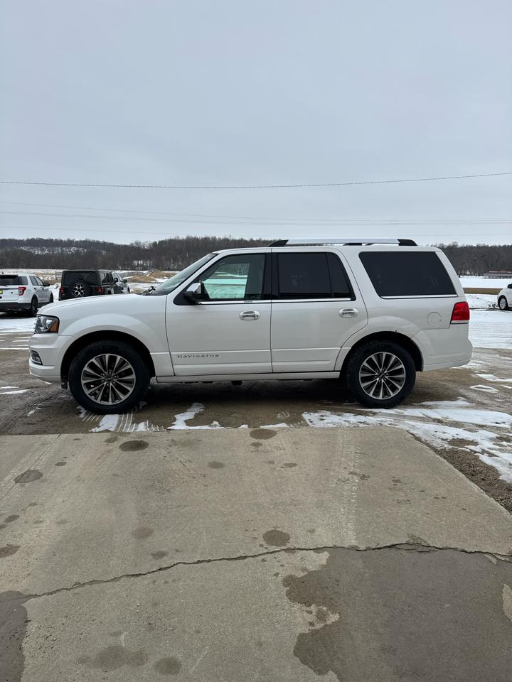 Lincoln Navigator 4WD 4dr 2015