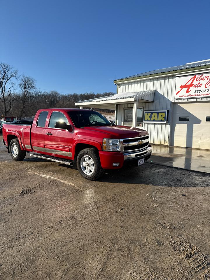 Chevrolet Silverado 1500 4WD Ext Cab 143.5" LT 2009