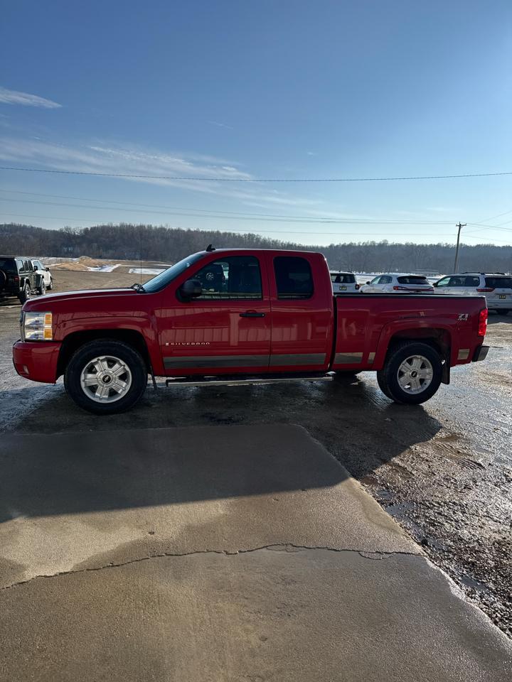 Chevrolet Silverado 1500 4WD Ext Cab 143.5" LT 2009