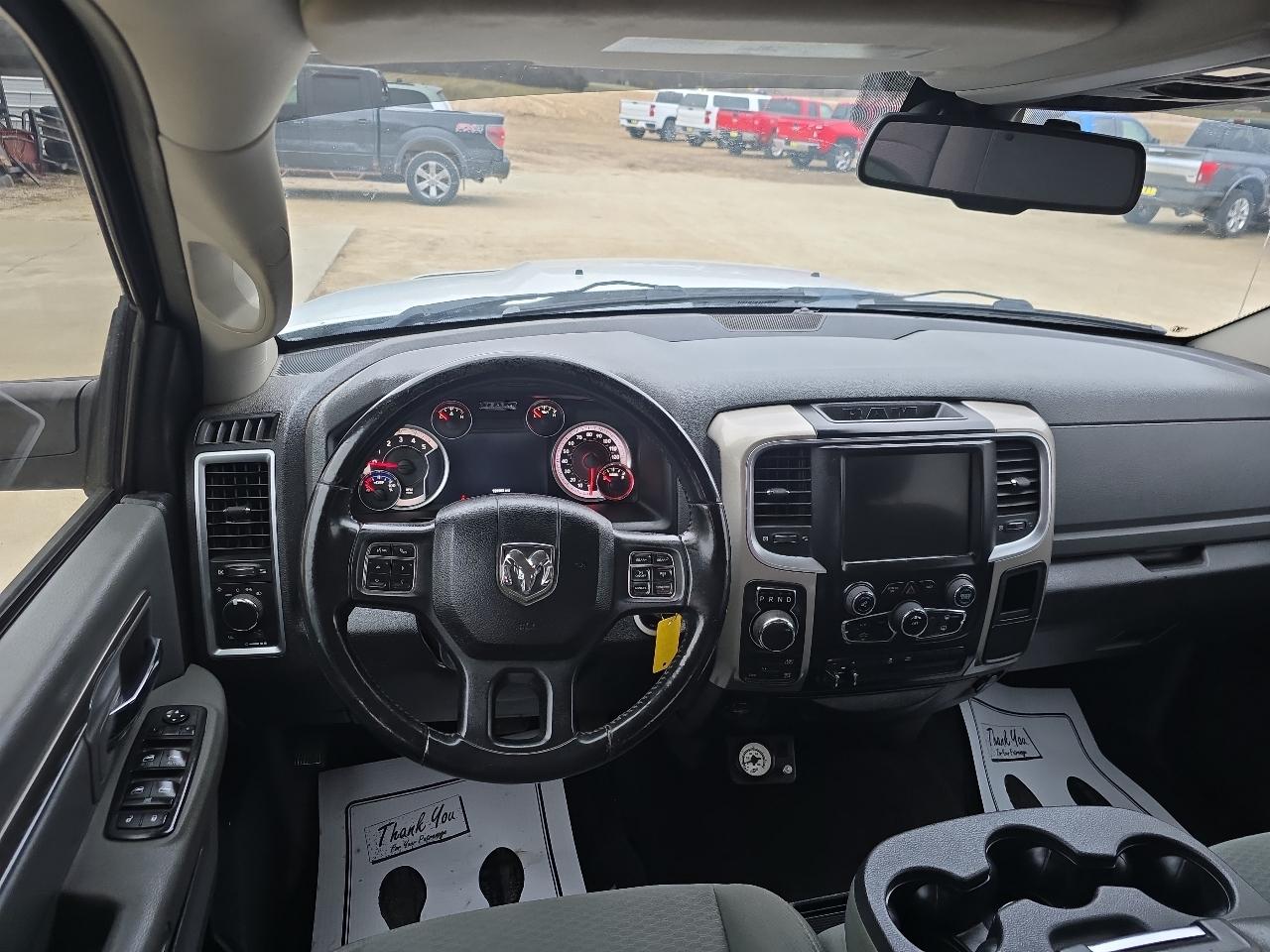 RAM 1500 4WD Crew Cab 140.5" SLT 2014