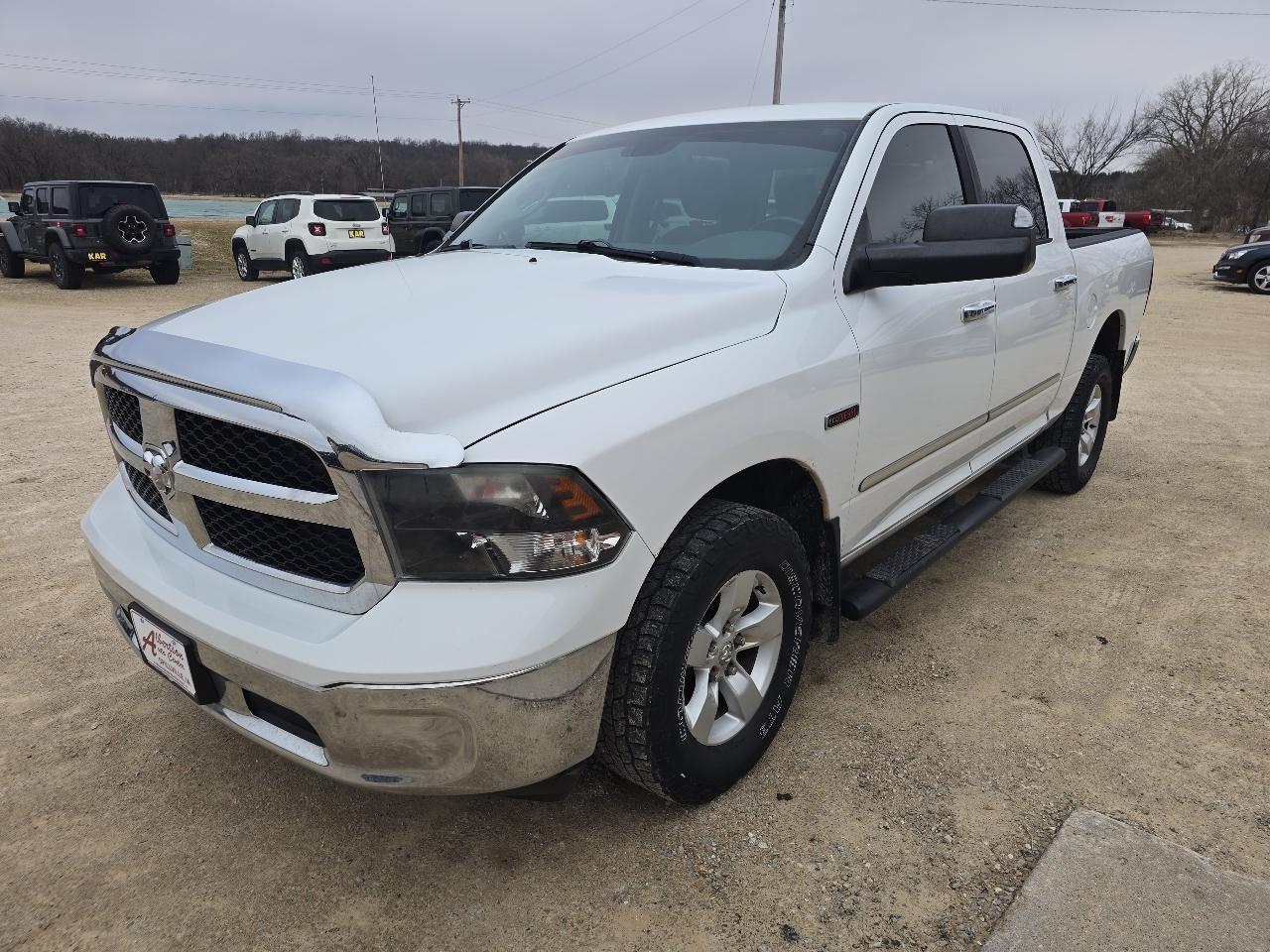 RAM 1500 4WD Crew Cab 140.5" SLT 2014