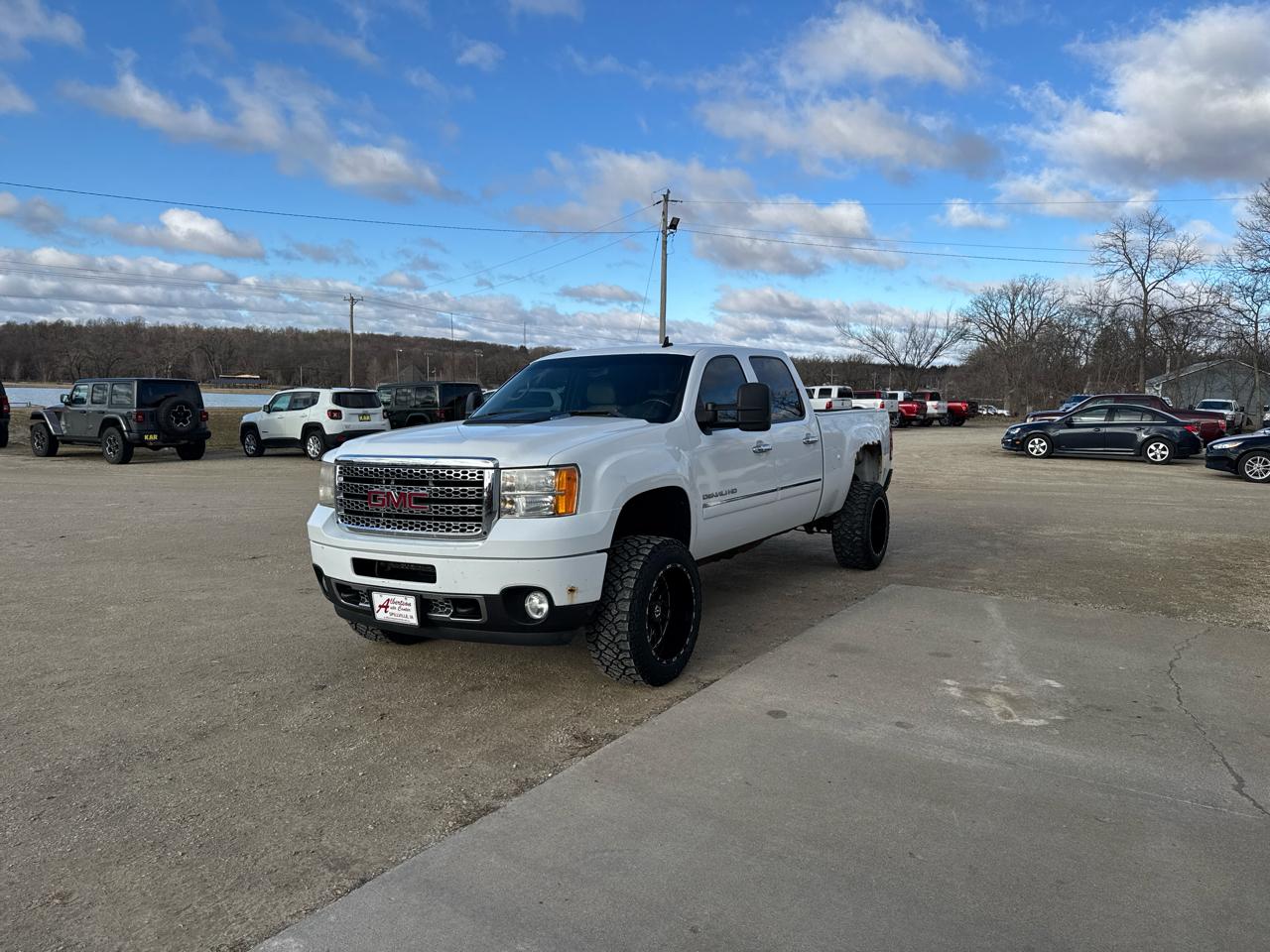 GMC Sierra 2500HD 4WD Crew Cab 153.7" Denali 2011