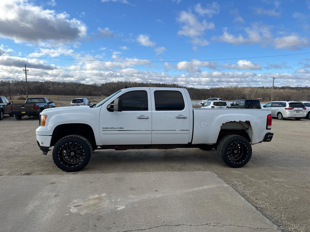 GMC Sierra 2500HD 4WD Crew Cab 153.7" Denali 2011