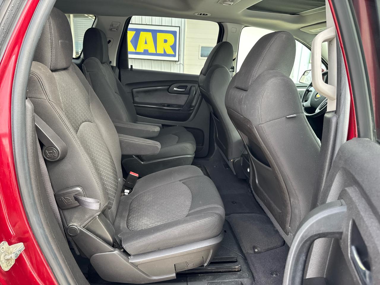 Chevrolet Traverse AWD 4dr LT w/1LT 2011