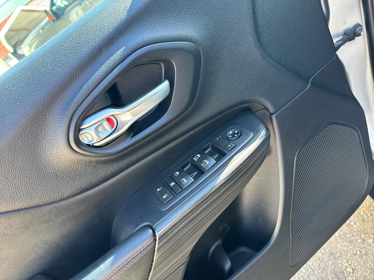 Jeep Cherokee 4WD 4dr Trailhawk 2015